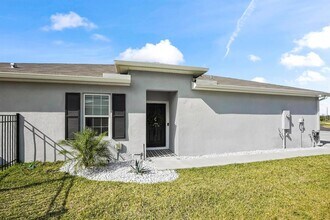 309 Raspberry Rd in Fort Pierce, FL - Foto de edificio - Building Photo