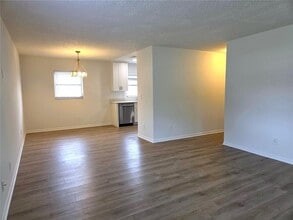 534 93rd Ave N in St. Petersburg, FL - Building Photo - Building Photo