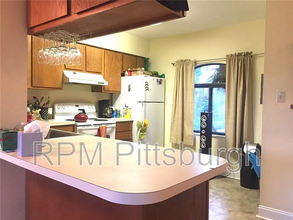 3242 Niagara Square in Pittsburgh, PA - Building Photo - Building Photo