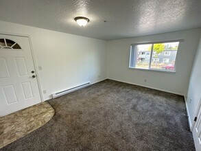 3446-3462-3462 Hadley St NE in Salem, OR - Building Photo - Building Photo