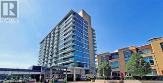 19 Singer Ct in Toronto, ON - Building Photo