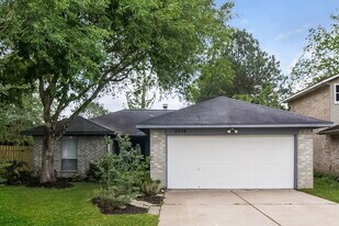 3206 Teakwood Cir in Dickinson, TX - Building Photo