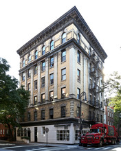 72 Bedford St in New York, NY - Building Photo - Building Photo