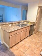 1001 W Casino Rd, Unit D101 in Everett, WA - Foto de edificio - Building Photo