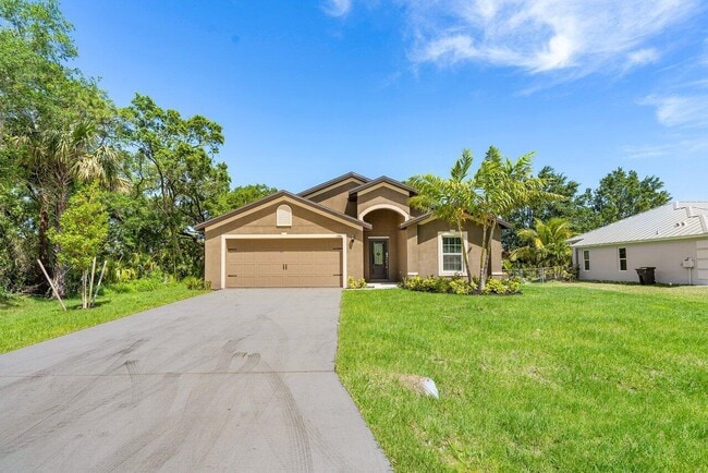 property at 1581 SW Underwood Ave