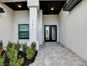 2506 SW 24th Ct in Cape Coral, FL - Building Photo - Building Photo