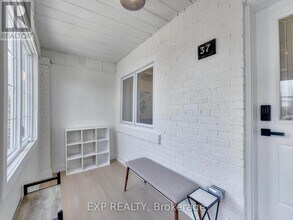 37 Gilbert Ave in Toronto, ON - Building Photo - Building Photo