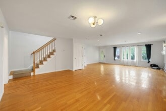 412B 1st St in Palisades Park, NJ - Building Photo - Building Photo