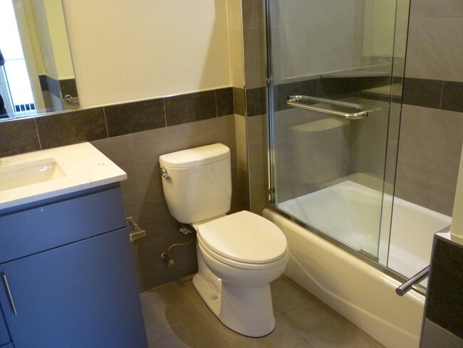 555 Ellington Ave, Unit #555 ELLINGTON in San Francisco, CA - Building Photo - Building Photo