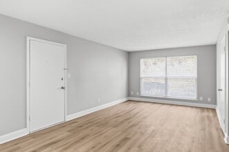 Willow Terrace Apartments in Troy, AL - Foto de edificio - Building Photo