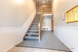 203 Blossom Ct in Buffalo Grove, IL - Building Photo - Building Photo