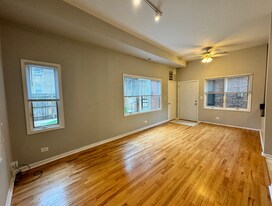 4955 N Damen Ave, Unit 1R in Chicago, IL - Building Photo