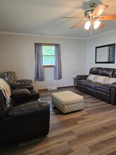 220 8th St NE in Oelwein, IA - Building Photo - Building Photo