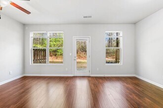 5872 Taka Ln in Stonecrest, GA - Building Photo - Building Photo