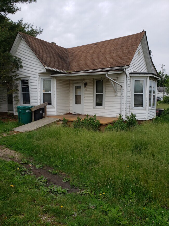 207 S Railroad St Rentals in Lovington, IL
