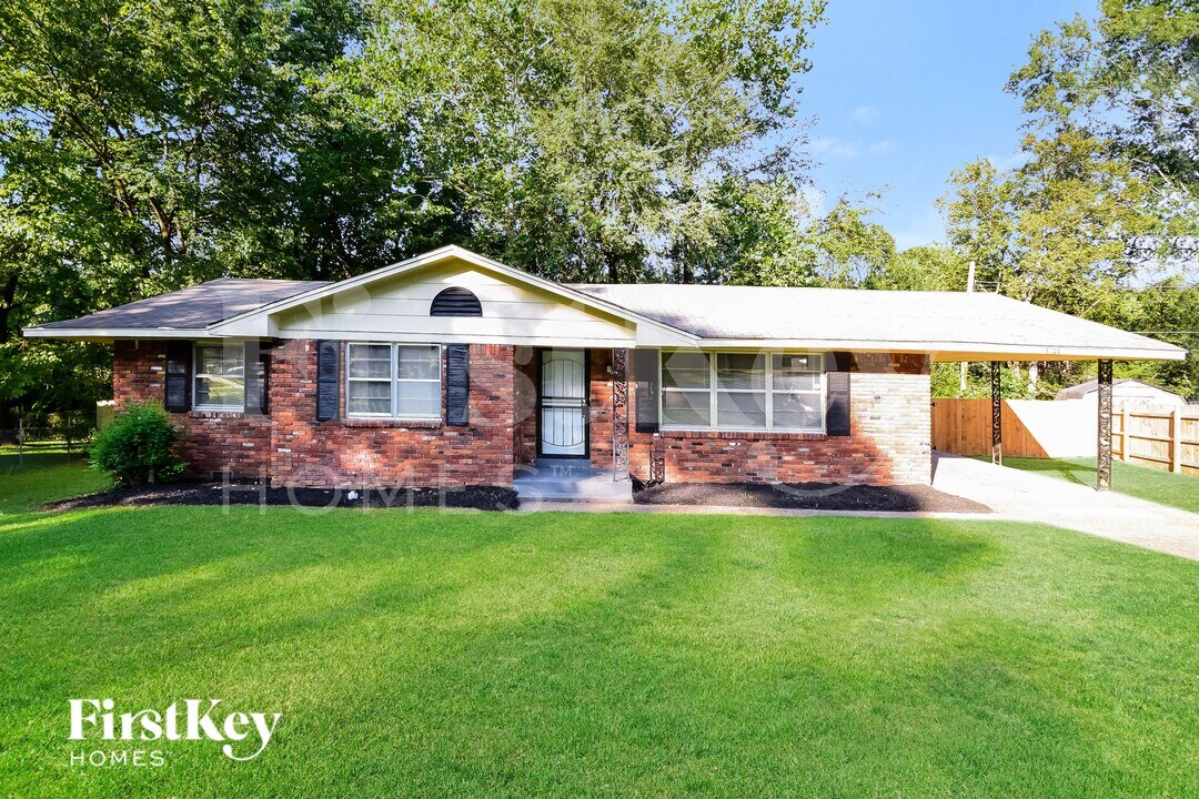 5120 Hudgins Rd in Memphis, TN - Foto de edificio