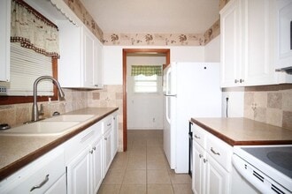 1119 W Clark Ave. in El Dorado, KS - Foto de edificio - Building Photo