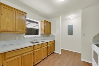 17 Linda Vista St in Pharr, TX - Building Photo - Building Photo