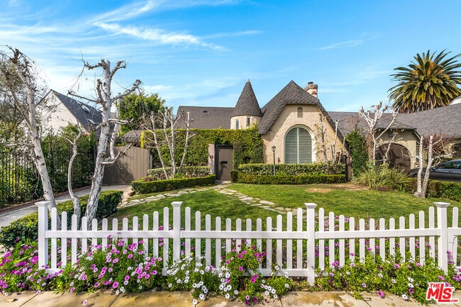 property at 1217 S Genesee Ave