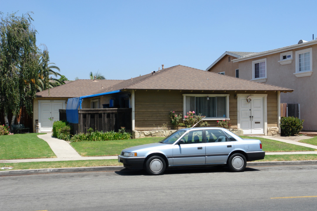 841-845 Ivywood Dr in Oxnard, CA - Foto de edificio