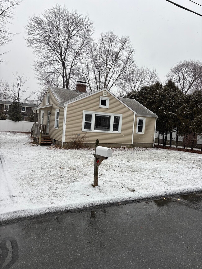 property at 13 Courtland Dr