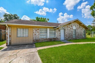 14902 Gloster St in Channelview, TX - Building Photo - Building Photo