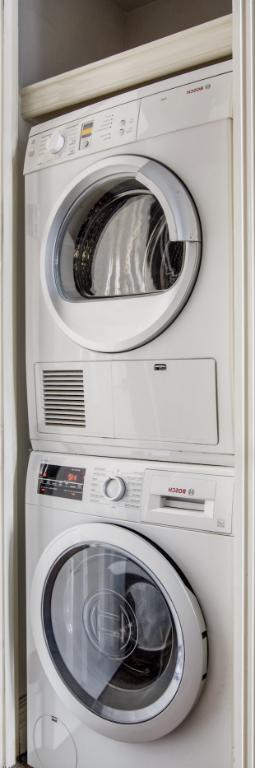 53 Leroy St, Unit 5D in New York, NY - Building Photo - Building Photo