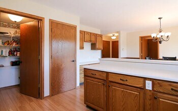 6301 Hartford Dr in Madison, WI - Building Photo - Building Photo