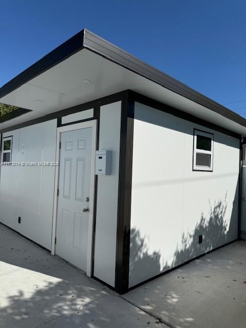 4075 NW 161st St in Opa Locka, FL - Building Photo
