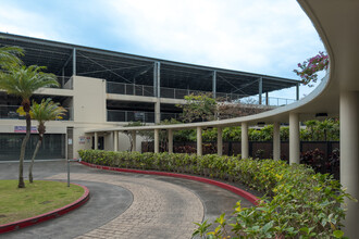 Franklin Towers in Honolulu, HI - Building Photo - Building Photo