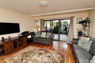 11 Millholland Dr in Fishkill, NY - Building Photo - Building Photo