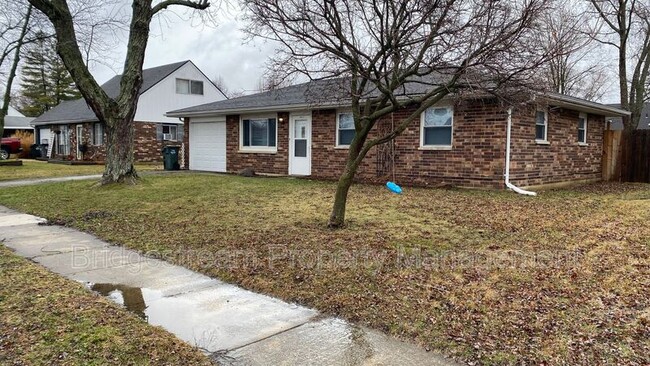 property at 2507 Foxchase Ct W