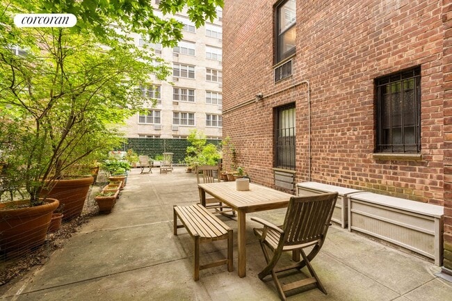 property at 211 E 18th St