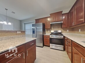 3734 Ashford Villa Ln in Houston, TX - Building Photo - Building Photo
