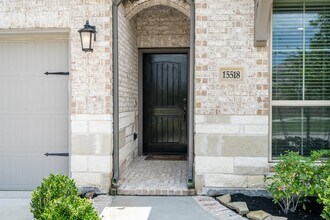 15518 Lake Meridian Dr in Cypress, TX - Building Photo - Building Photo