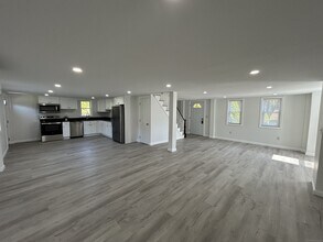 36 Church Ln in East Lyme, CT - Building Photo - Building Photo