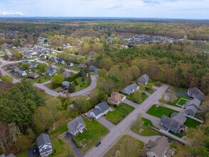 17 Parker Ridge Rd in Biddeford, ME - Building Photo - Building Photo