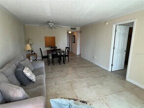 2630 Coconut Bay Ln in Sarasota, FL - Building Photo - Building Photo