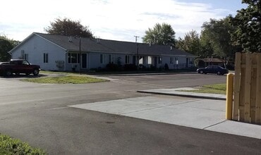 130 W North St in St Charles, MI - Building Photo - Building Photo