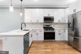 3037 W Sedgley Ave in Philadelphia, PA - Building Photo - Building Photo
