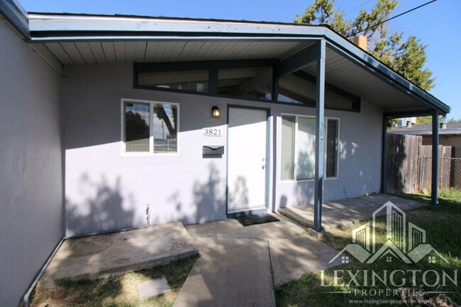 3821 El Oro St in North Highlands, CA - Building Photo - Building Photo