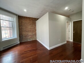 250 Newbury St in Boston, MA - Building Photo - Building Photo