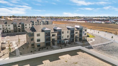 Lincoln Crossing Apartments in Idaho Falls, ID - Building Photo - Building Photo