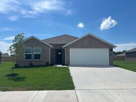 541 Nevada St in Farmington, AR - Building Photo