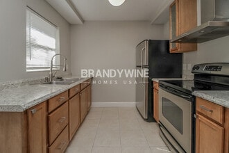 1423 N Tremain St in Mount Dora, FL - Foto de edificio - Building Photo