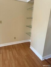 16 Vine St, Unit 2 in New Haven, CT - Building Photo - Building Photo