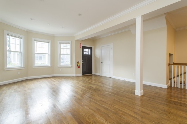 62 Wyman St in Boston, MA - Building Photo - Interior Photo