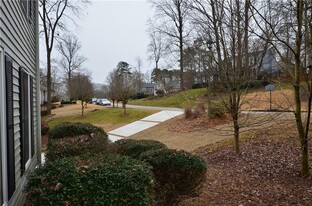 484 Springs End Ln in Marietta, GA - Building Photo - Building Photo