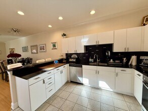 281 Valencia Cir in St. Petersburg, FL - Building Photo - Building Photo