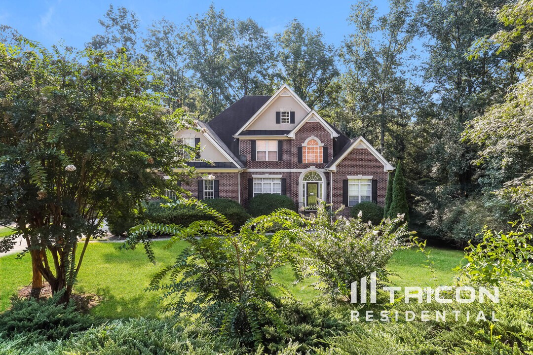9451 Woodlawn Dr in Douglasville, GA - Building Photo